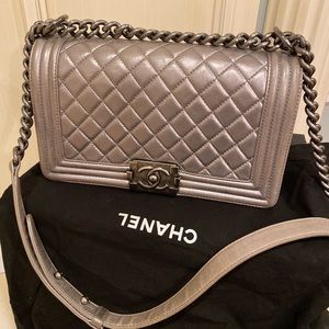 Silver chanel boybag